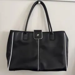 courrèges クレージュ A4が入るサイズバッグのサムネイル
