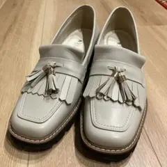 美品　DIANA タッセル付き ローファー ライトグレー　厚底（メーカー箱無し）