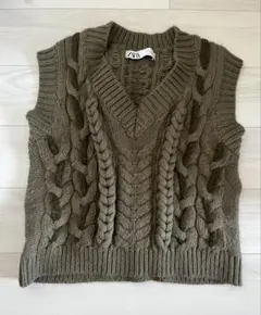 【ZARA】オリーブグリーン ケーブルニット ベスト M
