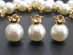 王冠付き　パールビーズ　チャーム　パーツ　１２ミリ　２０個