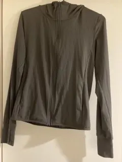 UNIQLO エアリズムUVカット フルジップパーカー　Sサイズ　グレー