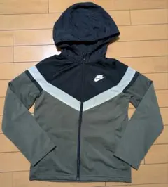 Nike フード付きパーカー 140cm ブラック/オリーブ