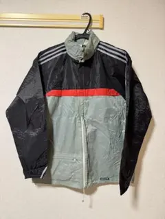 adidas ナイロンジャケット 黒・緑・赤