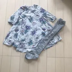 花柄チュニックワンピースと、タイツ