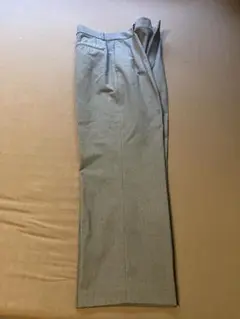 UNIQLO グレー スラックス サイズ50