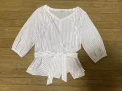 ミッシュマッシュ　リボン付きペプラムブラウスのサムネイル