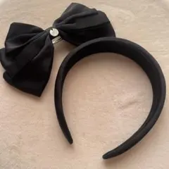 ブラックリボン付きヘアバンド