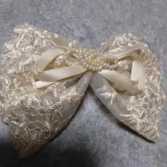 お値下げ中❢クリーム色のリボン型バレッタ