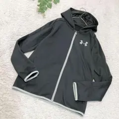 アンダーアーマー　パーカー　ブラック　キッズ160　裏フリース地