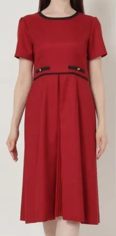 カ*ル様 ローズティアラ　50 レッド プリーツ付きワンピース　大きいサイズ