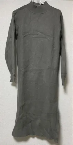 GU グレーカーキ　タートルネック ニットワンピース Sサイズ