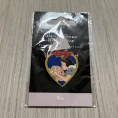 ウォルト・ディズニー　100周年記念バッジ　白雪姫