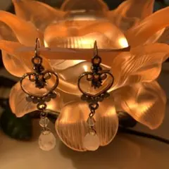 ゆらゆら　揺れるピアス