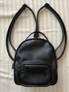 MARY QUANT 黒色　リュック　上質な合成皮革　大人可愛い　雨の日にも