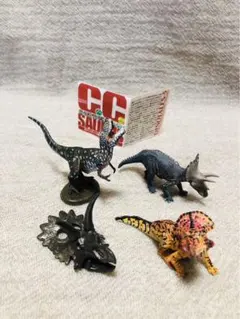 ミニ恐竜フィギュア　４点セット