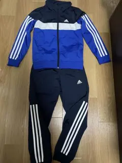 adidasアディダス　子供　ジュニア　ジャージ上下セット　130