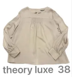 シルクブラウス