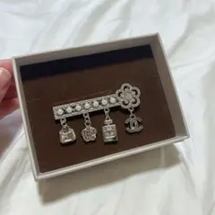 CHANEL チャーム付きパール カメリアヘアゴム ノベルティ ブラック