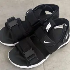 NIKE キャニオンサンダル ブラック 24cm レディースのサムネイル