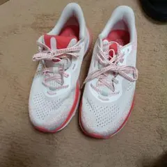 Under Armour HOVR ランニングシューズ　23cmのサムネイル