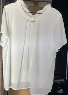 メタルパーツ付き 半袖ブラウス ホワイト