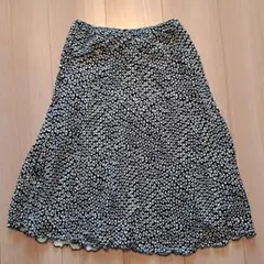 ウエストはゴムです