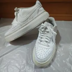 ナイキ　NIKE　ウィメンズ コート ビジョン アルタ