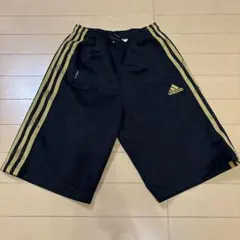 adidas ハーフパンツ 黒 3本ライン