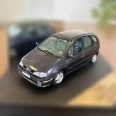 vitesse ルノーメガーヌセニック　モデルカーのサムネイル