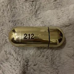 CAROLINA HERRERA 212 VIP 香水のサムネイル