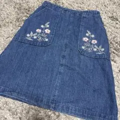 刺繍入りインディゴブルーデニムスカート
