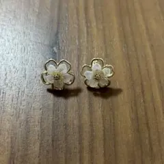 apres jour×ARIAZ クリアフラワーイヤリング 花 アクセサリーのサムネイル