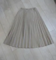 ユニクロ　プリーツロングスカート