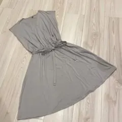 ユニクロ　カシュクールワンピース　グレー