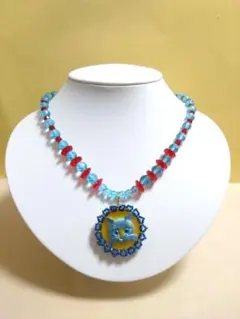 猫ちゃんチェコガラスボタンチャームのネックレス　ハンドメイド