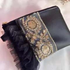 日本製フェイクレザー×インド刺繍ミニポーチ　リップや薬入れにちょうど良いサイズ感