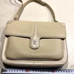 Item thumbnail for item f942a663-6e14-401f-8e6d-c865c550b86e