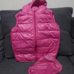 ピンク フード付きダウンベスト