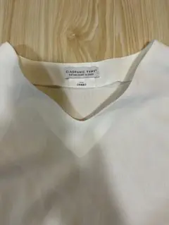 GIADPANIC TYPY Vネックホワイトシャツ500円セール