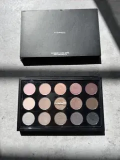 MAC アイシャドウパレット 15色入り