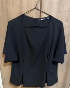 UNIQLO 黒 半袖 トップス M レディース