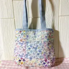 リバティ シンクオブミーパッチワークのバッグ