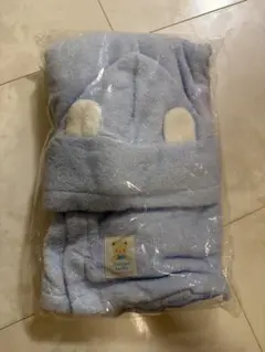 c*様 週末限定価格【新品】familiar フード付き 耳付き ポンチョ型 バ