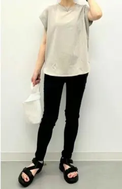 GU　ジーユー　レディース　コットン　Tシャツ　ベージュ　スーツ　М　綿100