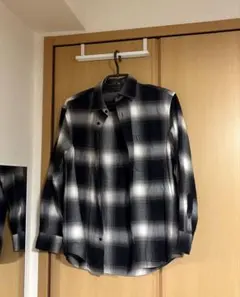 GU 黒白チェック柄　長袖シャツ