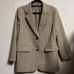 ベージュ ブレザー 長袖 二つボタンのサムネイル