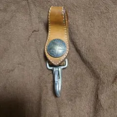 レザー キーホルダー 星型装飾付き