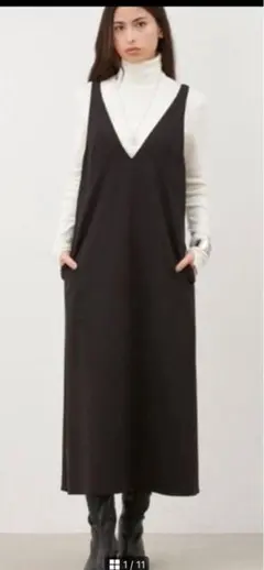 ブラック キャミワンピース Vネック　ミラオーウェン