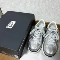最終値下げ❣️オニツカタイガー　デレシティ　シルバー　スニーカー　24㎝