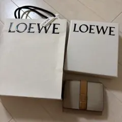 LOEWE ロエベ 三つ折り財布のサムネイル